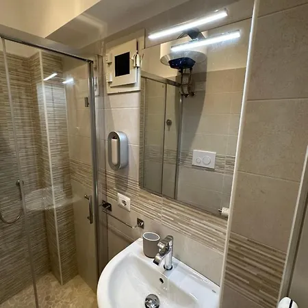 Pazz House * نابولي